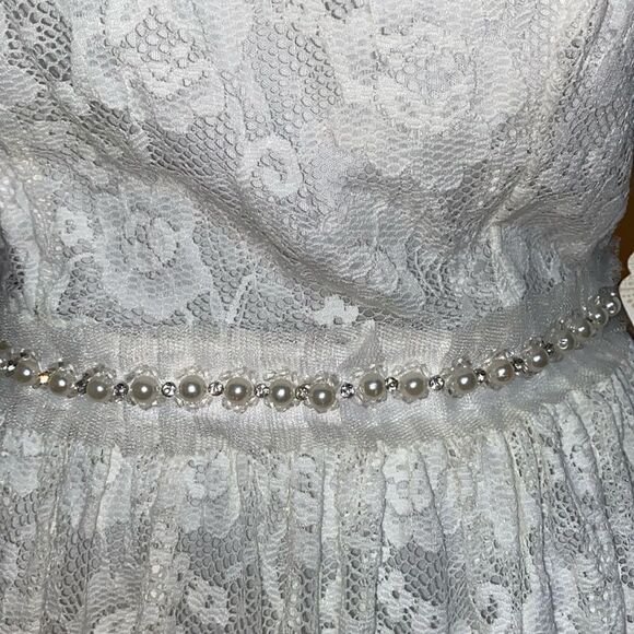 ✨🆕✨Altar’d State Elegant Lace with Pearl Crystal Band Lined Dress ✨ 👗 ✨ - Picture 5 of 13